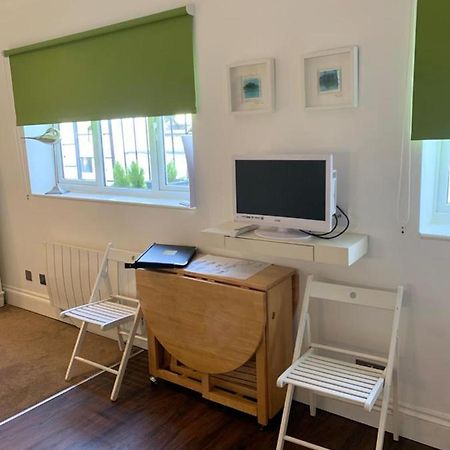 Between Piers, The Stylish Studio Flat In Cannon Place Hove Exterior foto