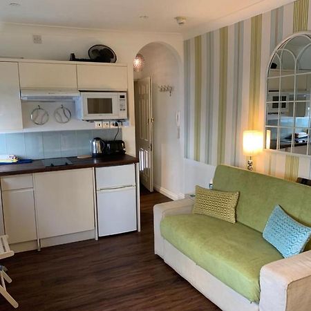 Between Piers, The Stylish Studio Flat In Cannon Place Hove Exterior foto