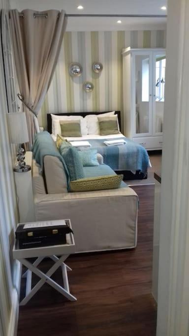 Between Piers, The Stylish Studio Flat In Cannon Place Hove Exterior foto