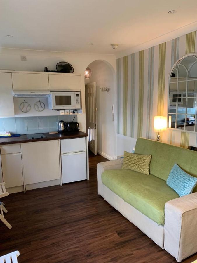 Between Piers, The Stylish Studio Flat In Cannon Place Hove Exterior foto